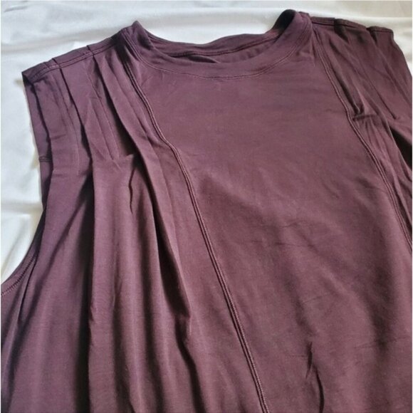Lululemon Pleated Active Wear Sleeveless top size 10 - Picture 10 of 10